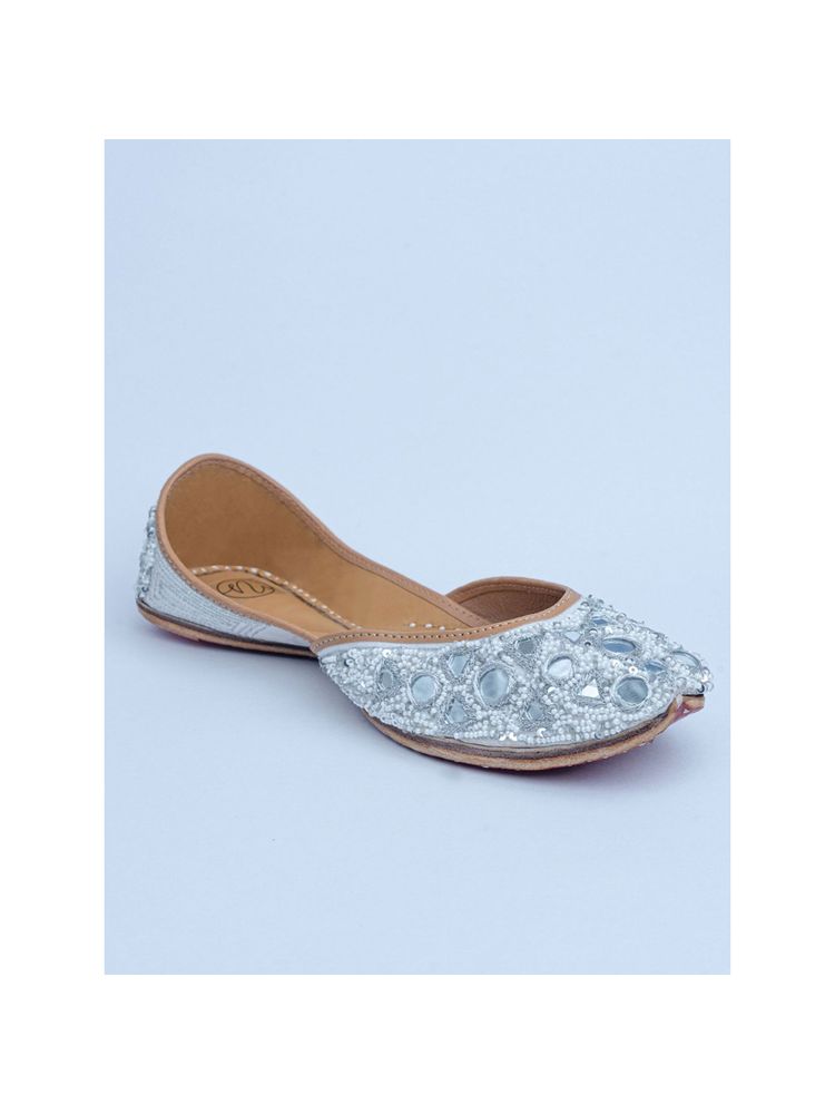 NR BY NIDHI RATHI Embellished Off white Juttis-picture-27