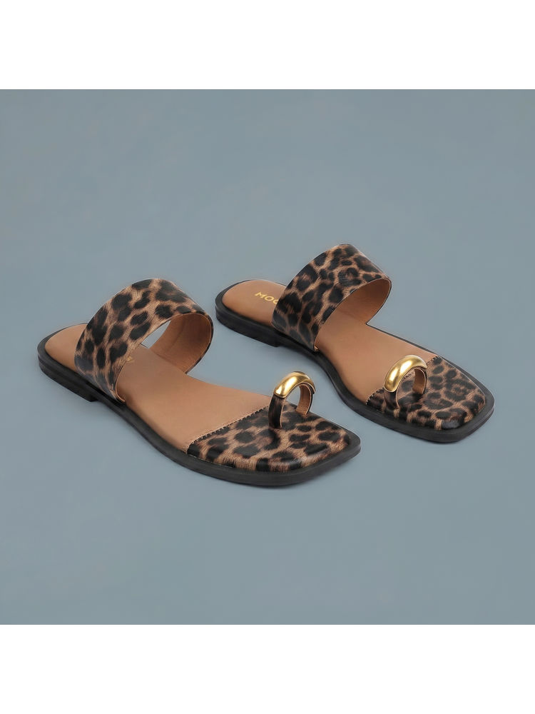 Mochi WoMen's Beige One Toe Flats-picture-30