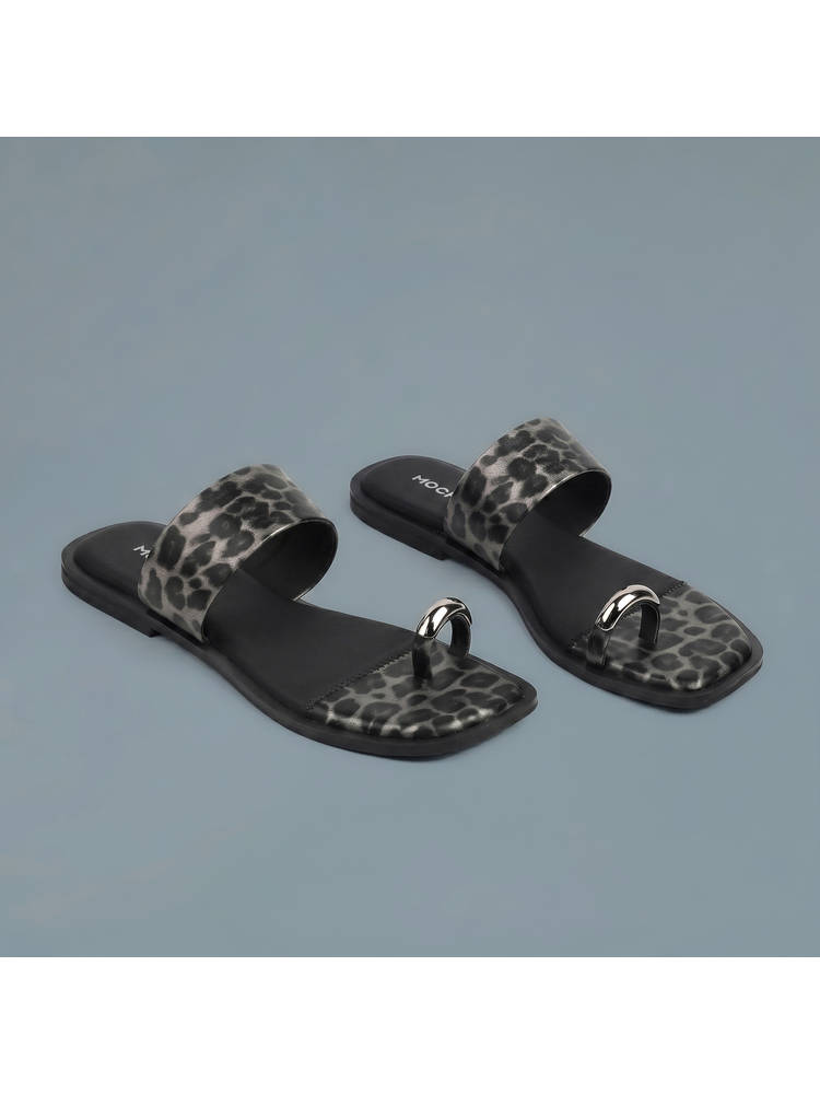 Mochi WoMen's Black One Toe Flats-picture-39