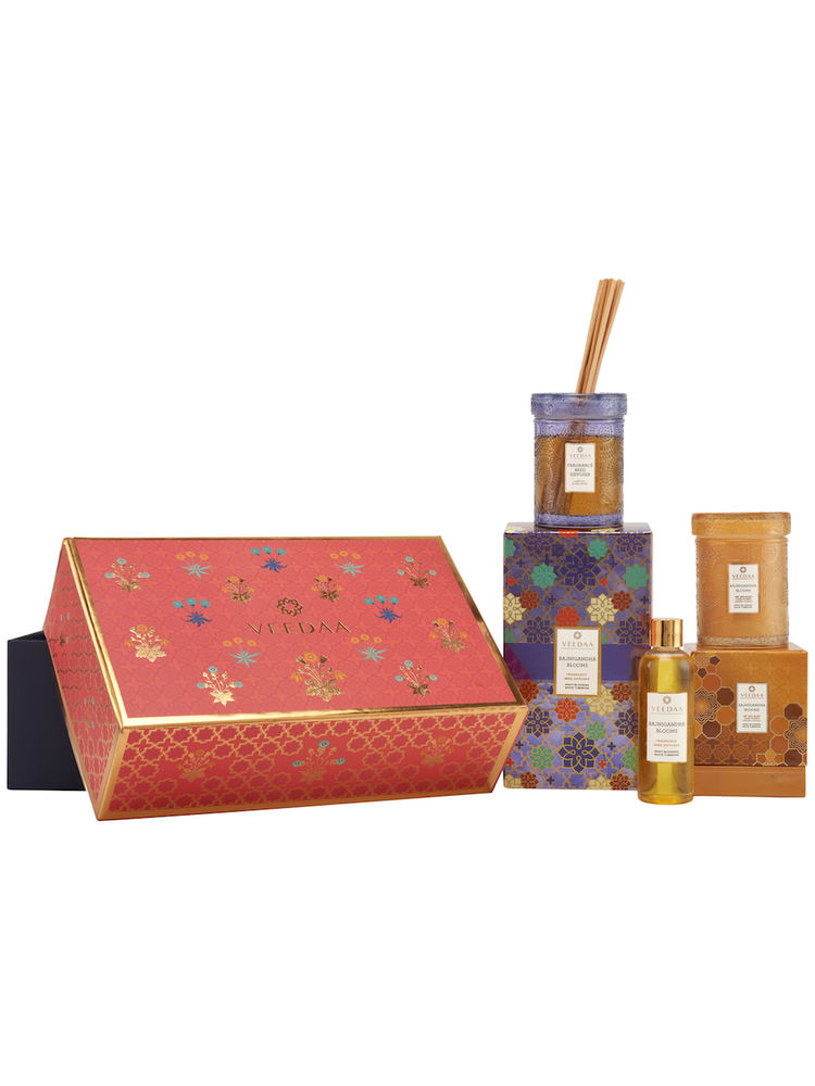 Veedaa Candles Rajnigandha Blooms Grande Gift Set-image-36