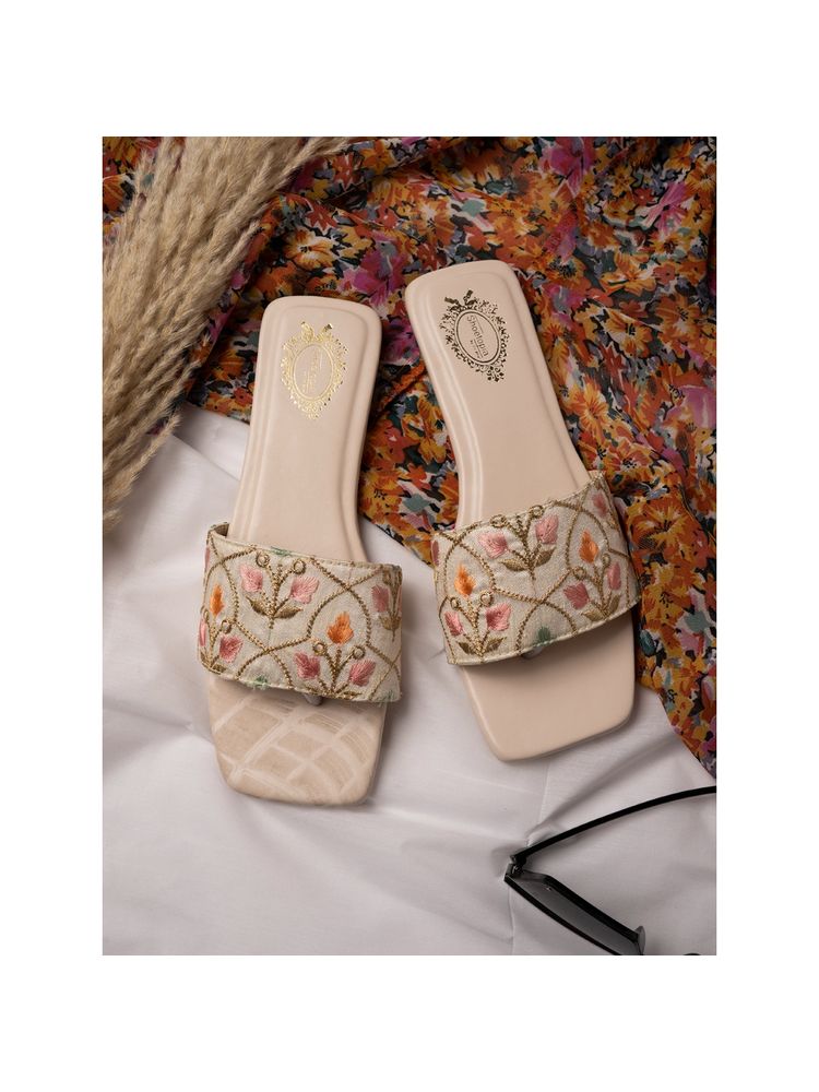 Shoetopia Women Cream Flats