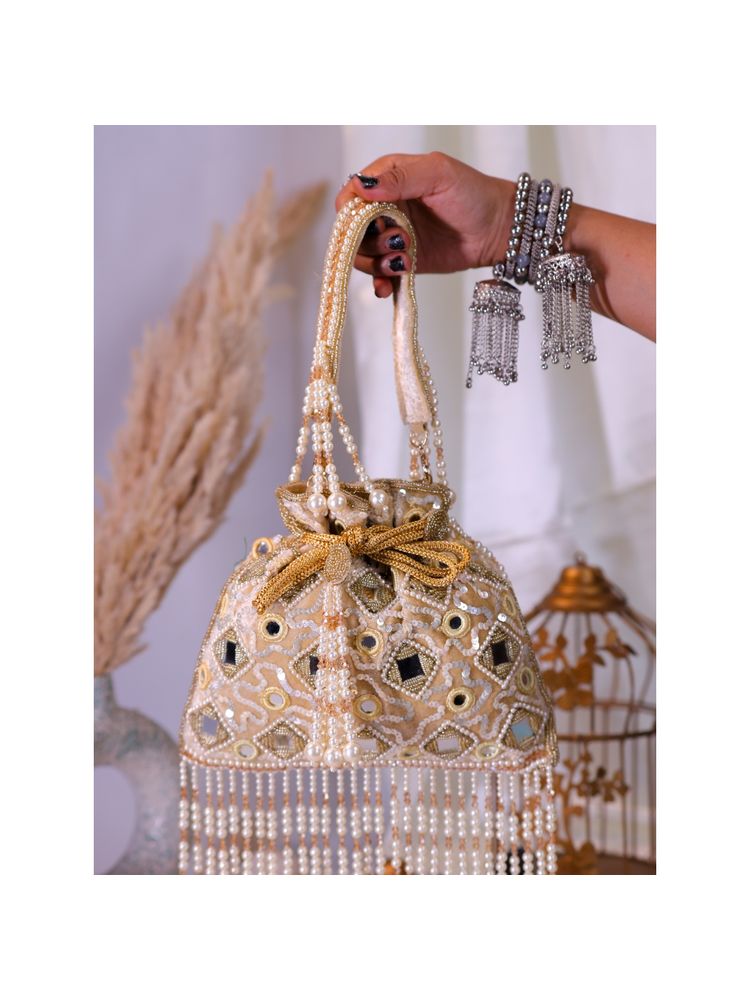SWISNI Gold Mirror Potli Bag-picture-9