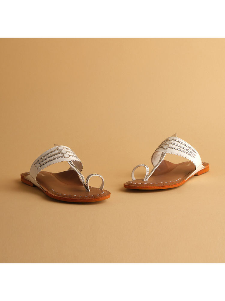Eridani Anya White Kolhapuri Flats-image-7