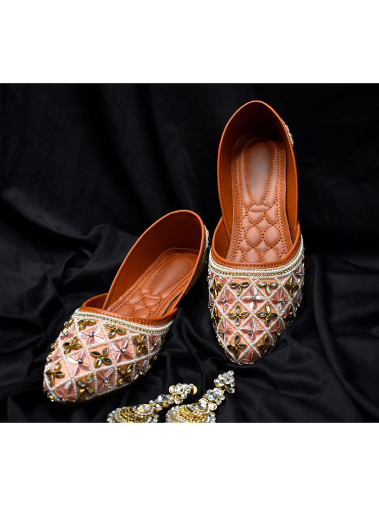 YASSIO Women Carisaa Embroidered Peach Juttis-image-4