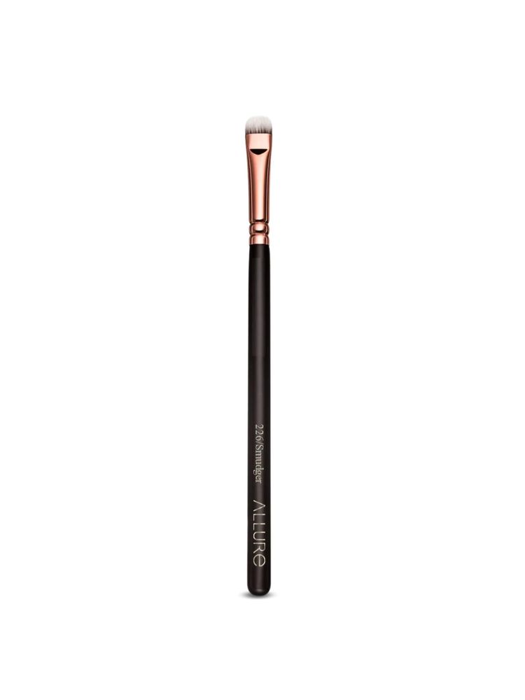 Allure Smudger Brush - 226-picture-22
