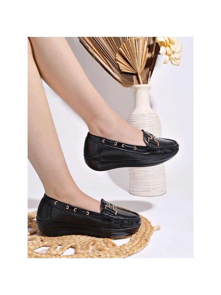 Shoetopia Women Upper Buckle Detailed Black Loafers