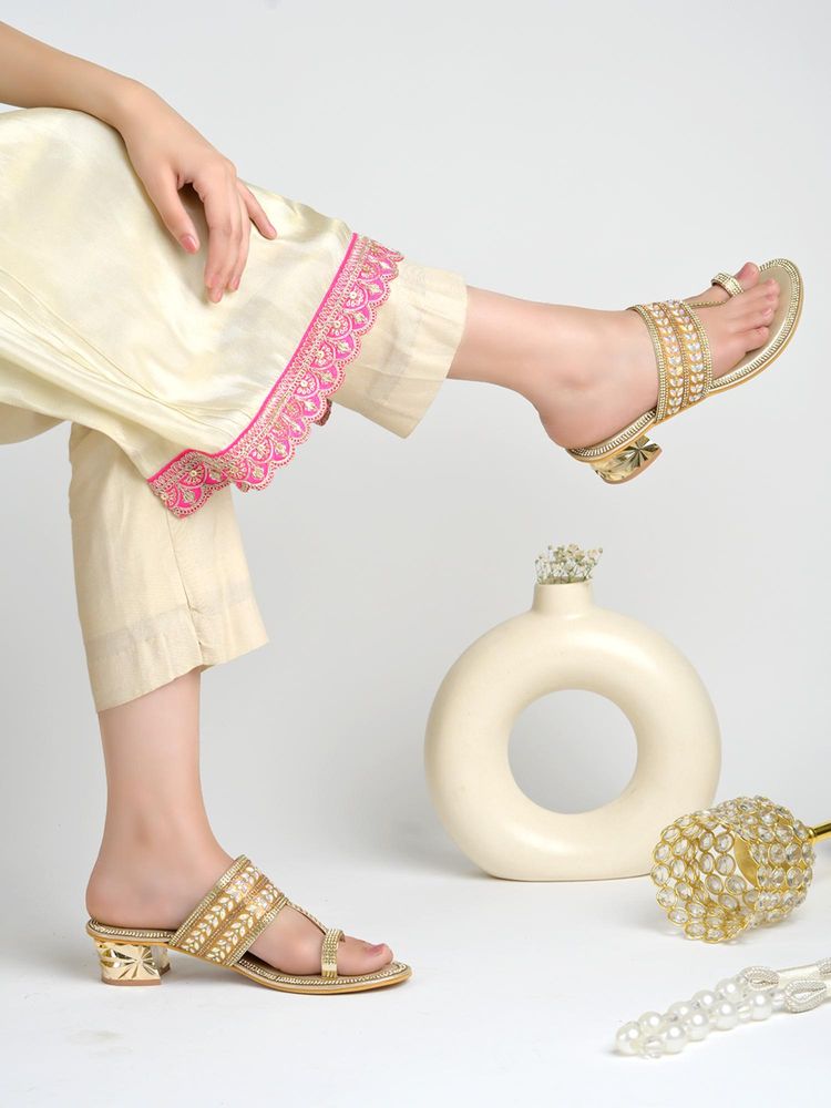 Shoetopia Embroidered Golden Kolhapuris