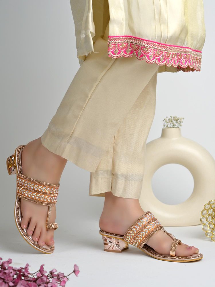Shoetopia Embroidered Rose Gold Kolhapuris