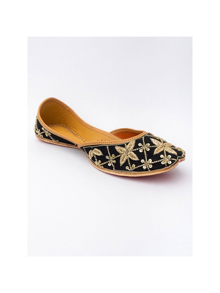 NR BY NIDHI RATHI Embellished Black Juttis