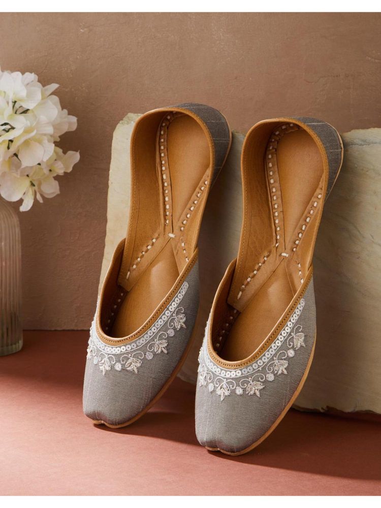 fabindia fashion Fabindia Women Grey Juttis-picture-6