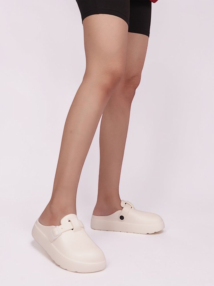 Truffle Collection Off White Eva Round Toe Clogs-picture-44