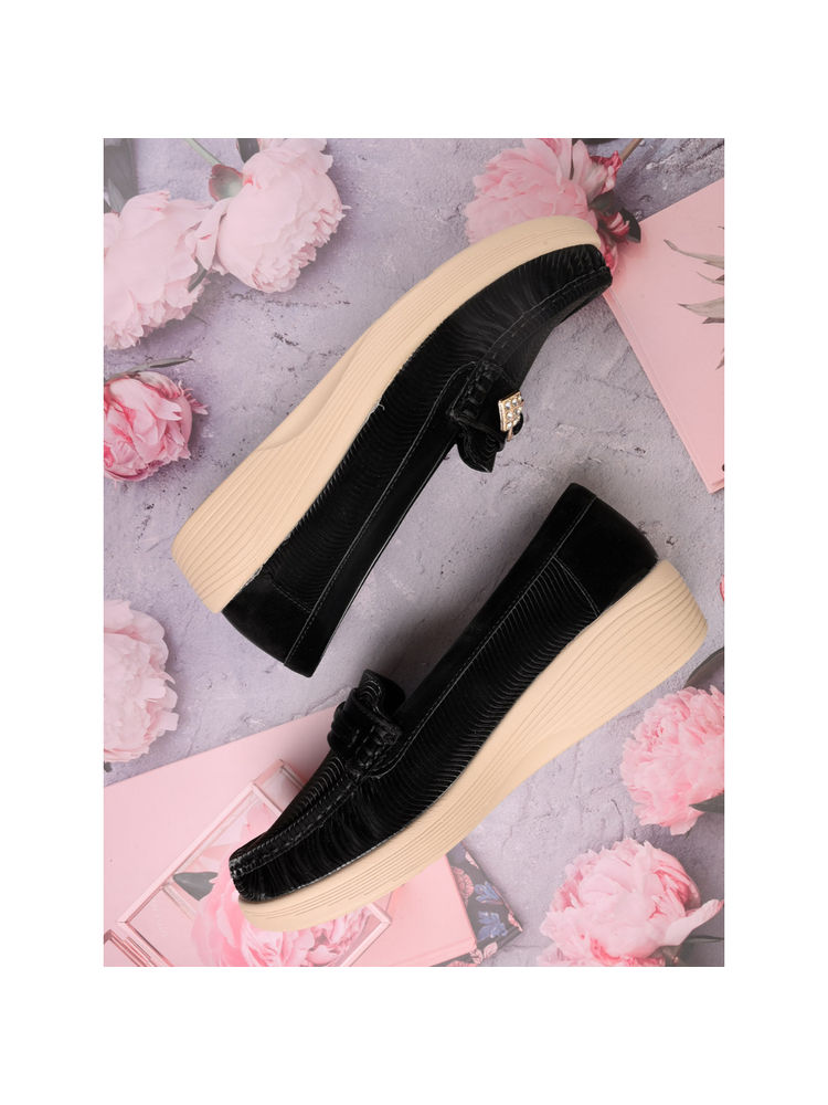 Jove Women Black Textured Wedge Heel Loafers-image-10