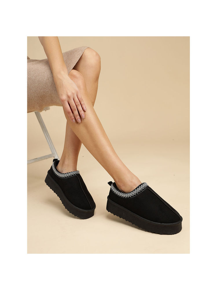 Truffle Collection Black Solid Boots-picture-10