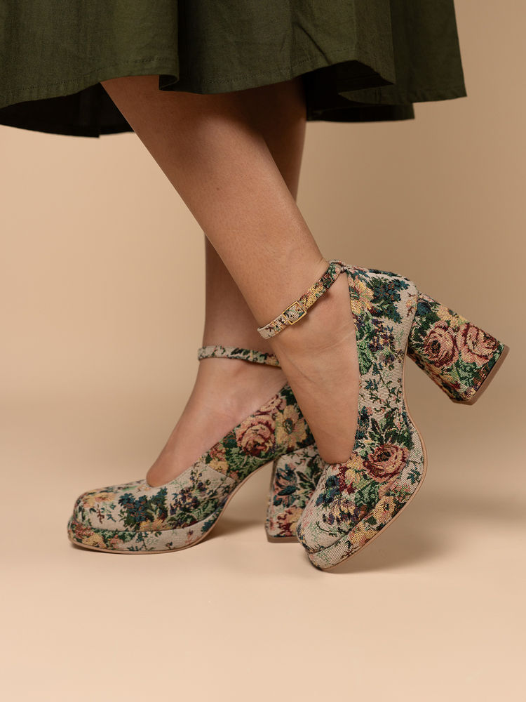 Theater Women Bara's Floral Tapestry Round Toe Platform Heels
