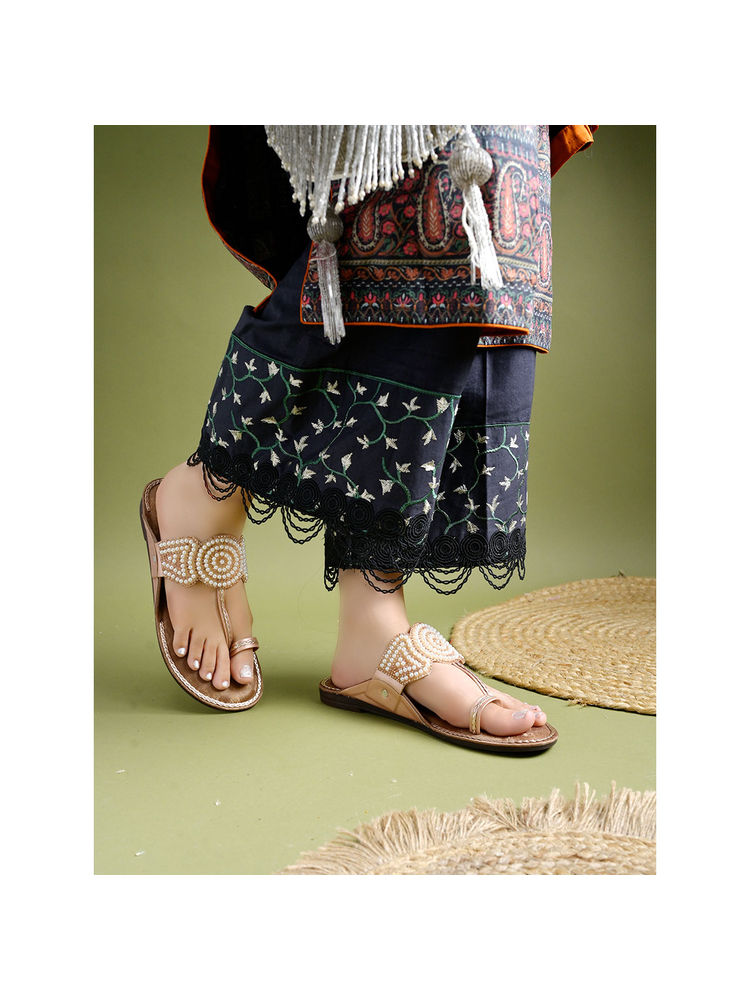 Shoetopia Traditional Rose-Gold Kolhapuris