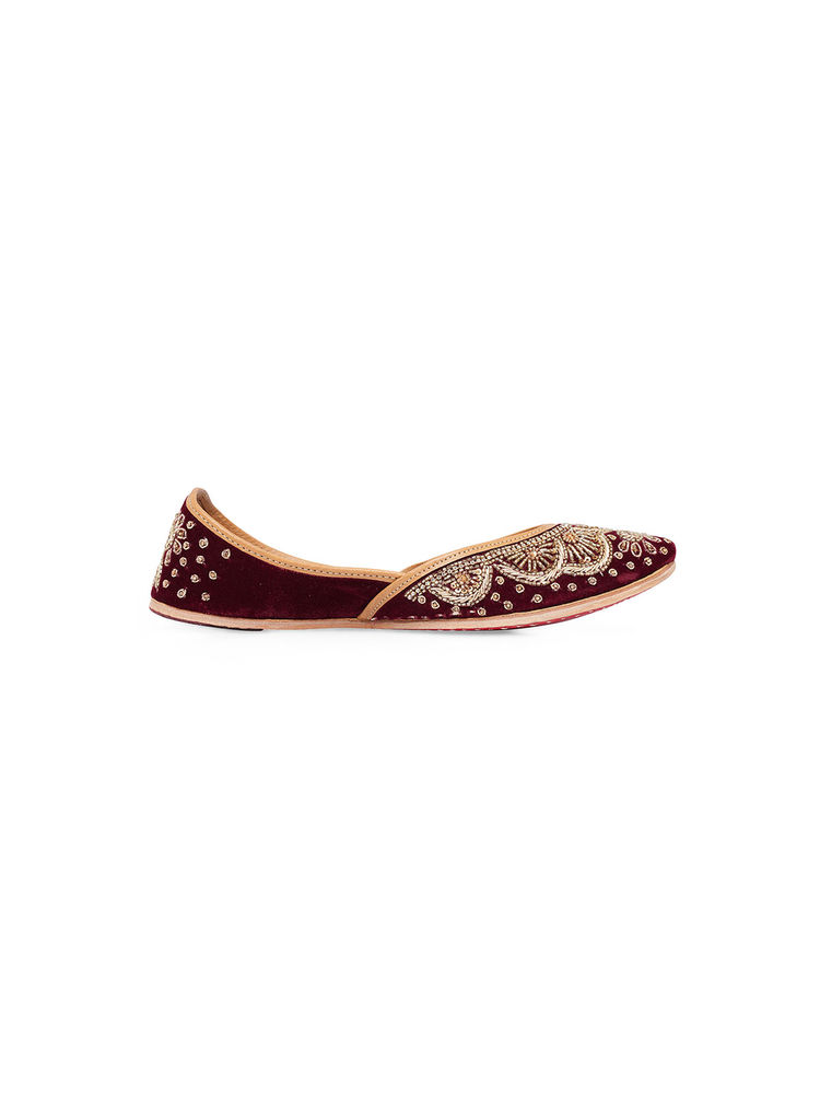 NR BY NIDHI RATHI Maroon Embellished and Embroidered Ethnic Juttis-picture-16