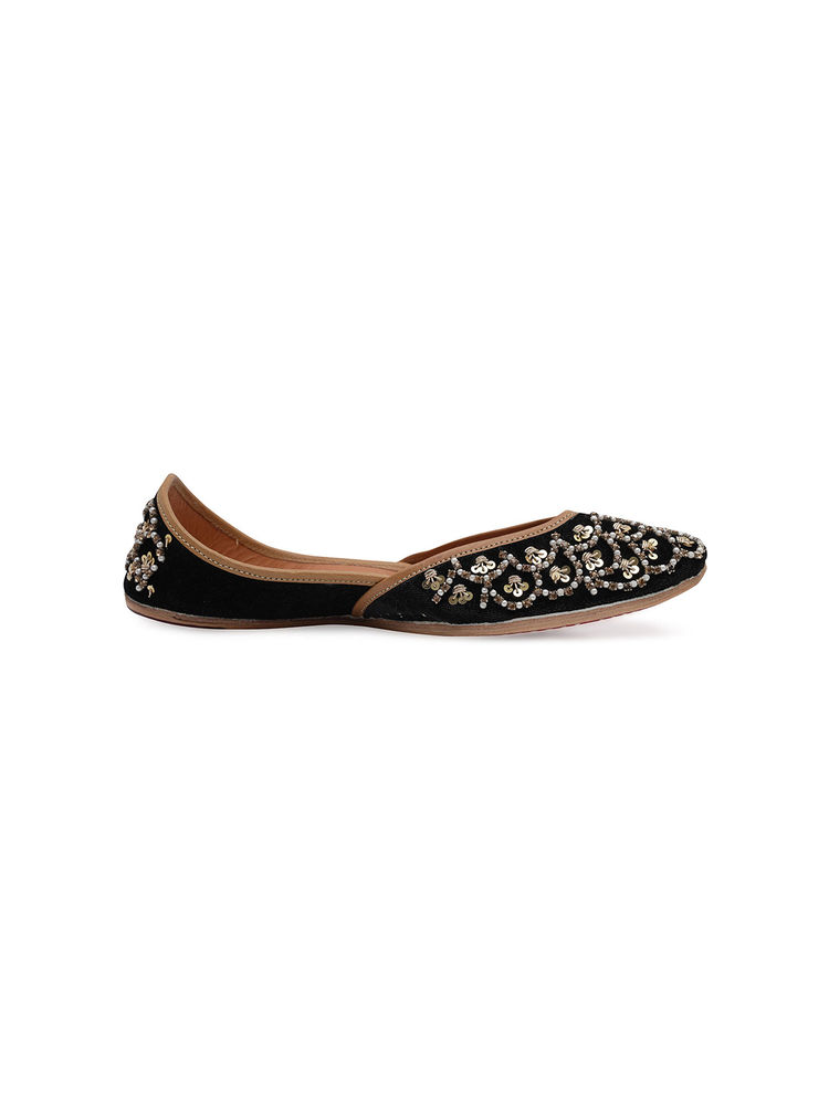 NR BY NIDHI RATHI Black Handcrafted Leather Embroidered Juttis-picture-20
