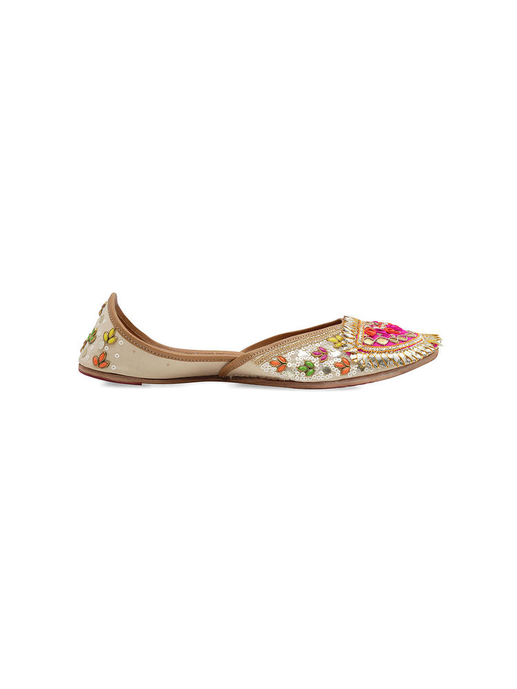 NR BY NIDHI RATHI Multi-Color Ethnic Embroidered Leather Juttis-image-40