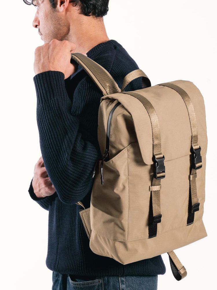 DailyObjects Pivot Taiga Backpack - Sand (M)-picture-25