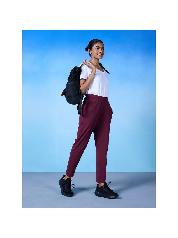 Nykd by Nykaa Iconic Go To Travel Pant NYAT249 Tawny Port-image-39