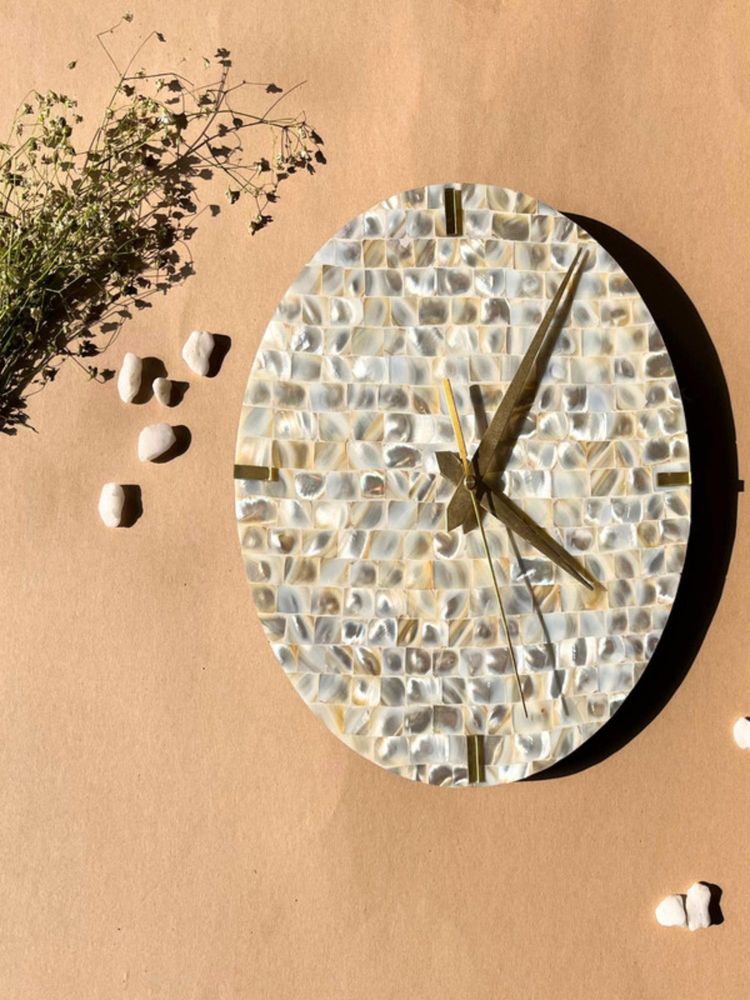 Homearte White Mop Round Wall Clock-image-36