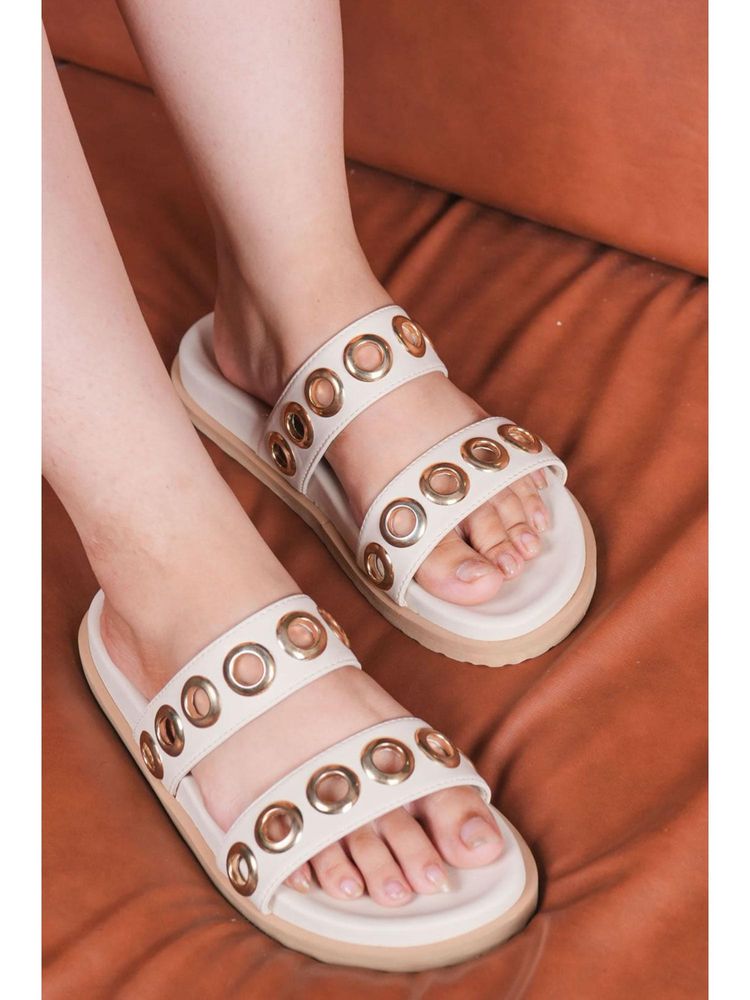 MyMy Footwear Womens Cream Classic Step Flats-image-39