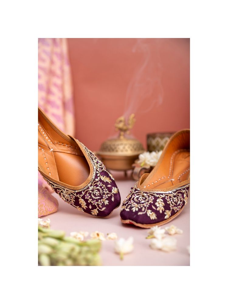 House of Vian Anaya Embroidered Juttis