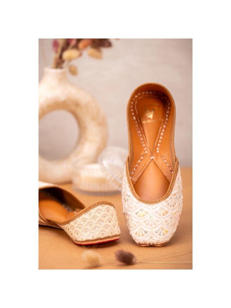 House of Vian Ihita Chikankri Juttis