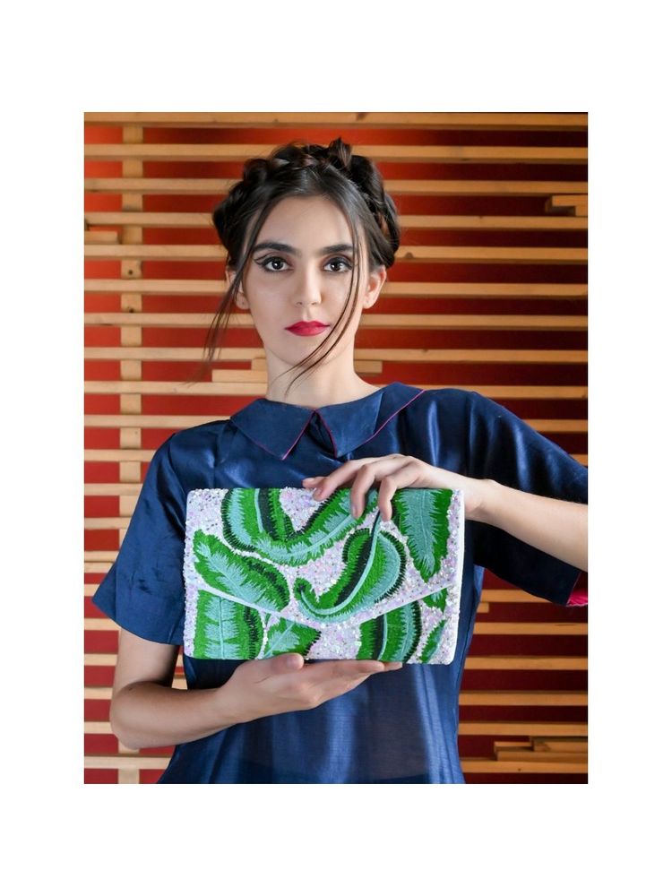 Odette Green And White Tickle And Threading Envelope Clutch-picture-11