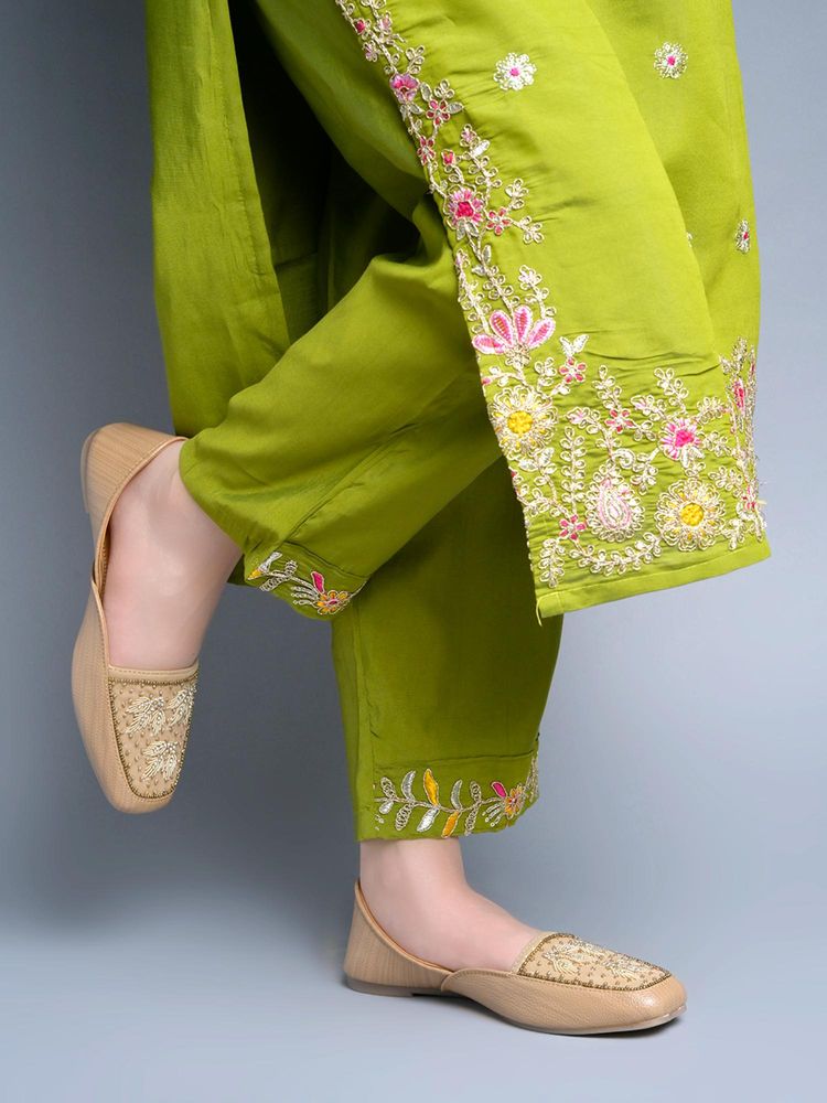 Shoetopia Women Beige Ethnic Hand-Embroidered Velvet Leaf Juttis-image-14