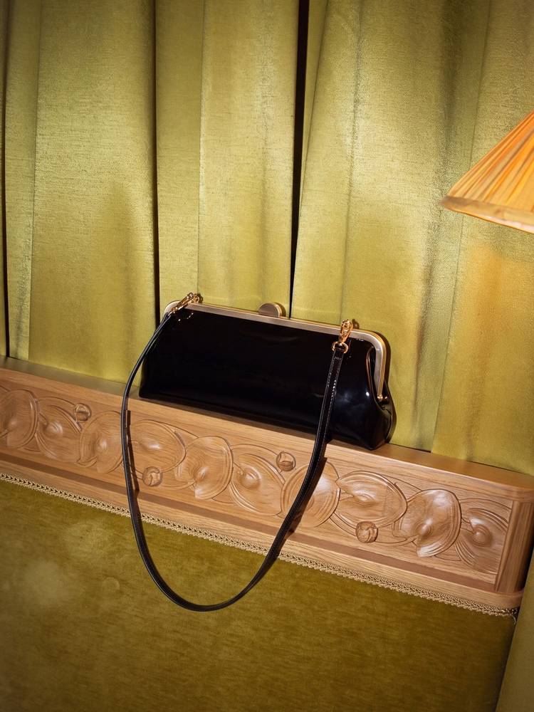 Accessorize London Women Black Solid Clutch-picture-14