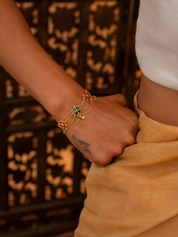 Shaya by CaratLane Women Banthan Chali Gold Plated 925 Silver Bracelet-image-20