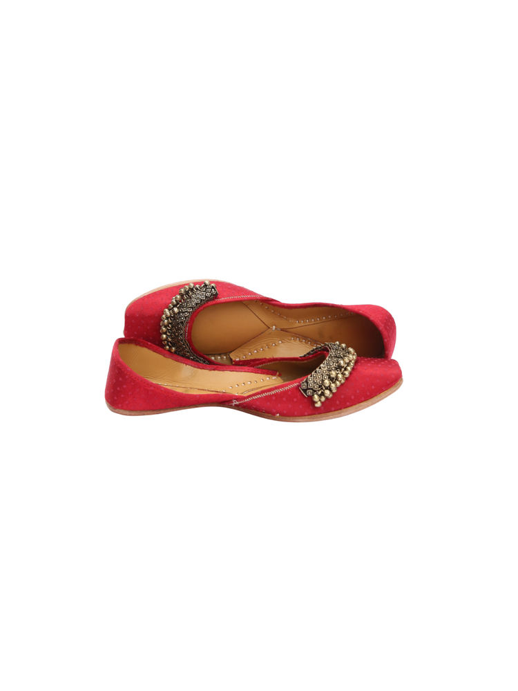 5 Elements by Radhika Gupta Red Fetish Embellished Jutti-image-38