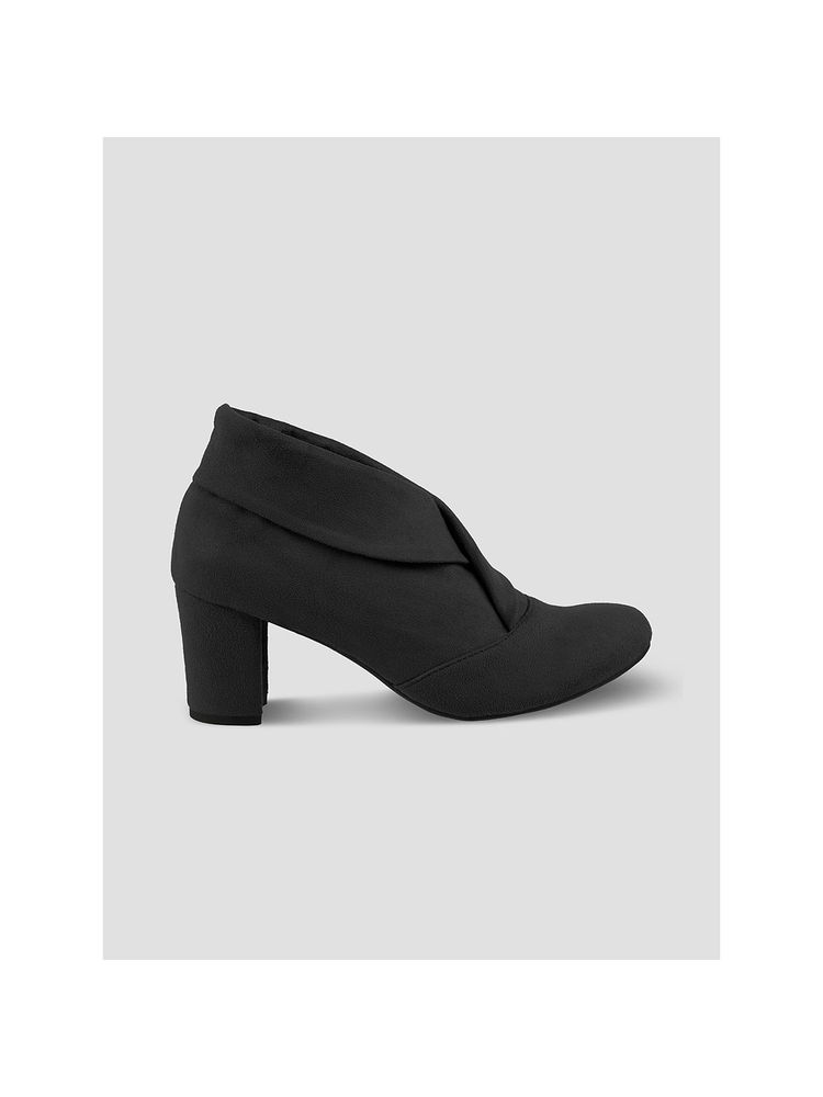 Lemon & Pepper Black Solid Heel Boots-image-17