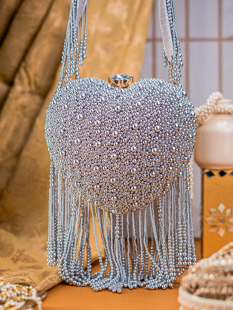 NR BY NIDHI RATHI Silver All-Over Pearl Heart-Shaped Bag Clutch-picture-20