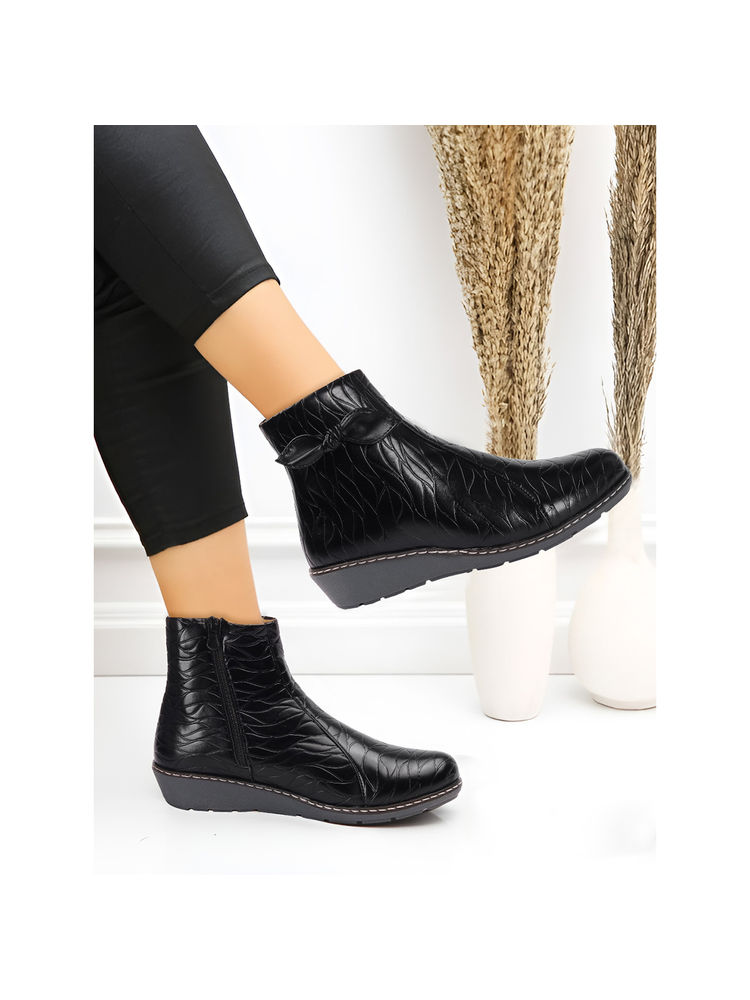 Iconics Black Women Textured Casual Boots-picture-38