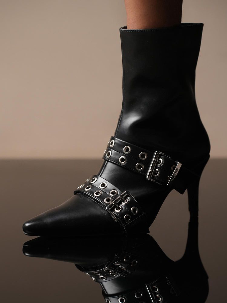 Theater Hearts Black Buckle Detail Ankle Casual Boots for Women-picture-46