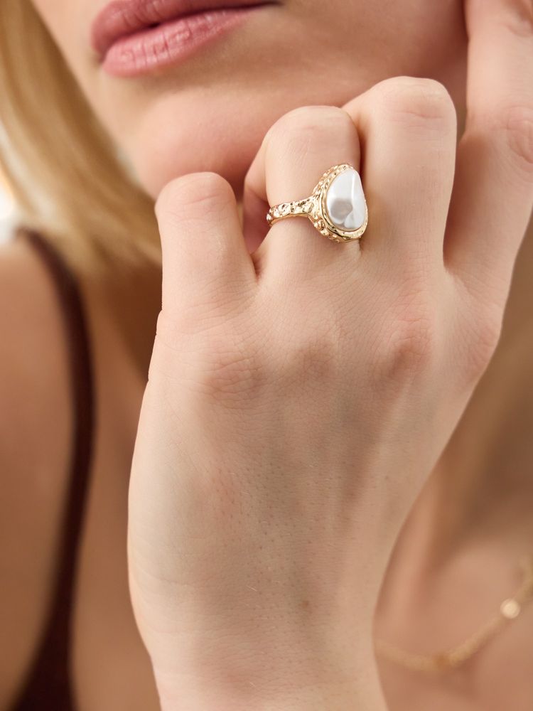 Accessorize London Women's Molten Pearl Cream Ring-image-35