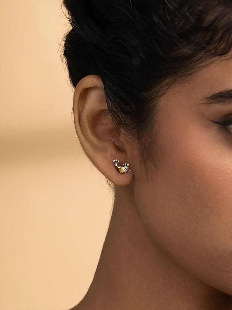 Shaya by CaratLane Chuno Paakhi Oxidised 925 Silver Earrings-image-7