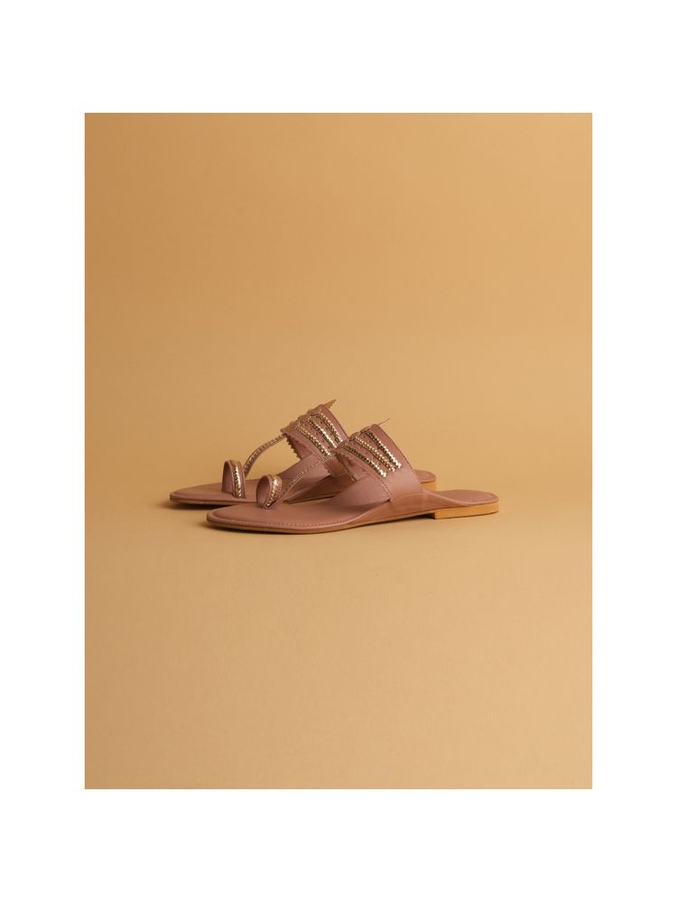 Eridani Diyaa Peach Embellished Kolhapuri Flats-image-8