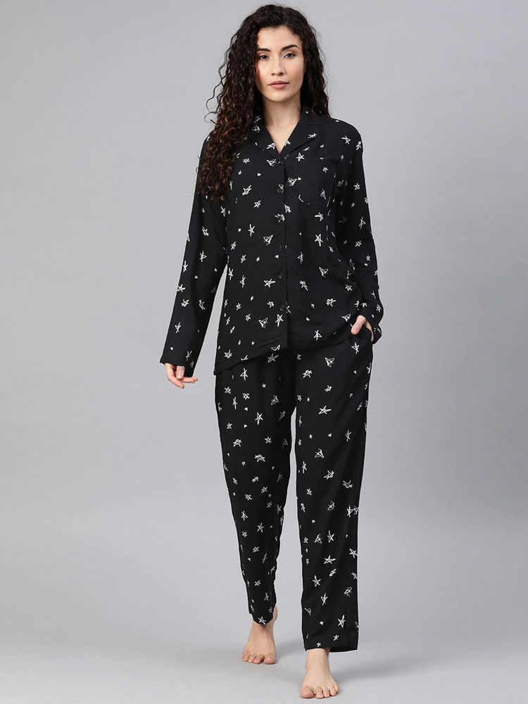 Drape In Vogue Women Star Print Night Suit - Black