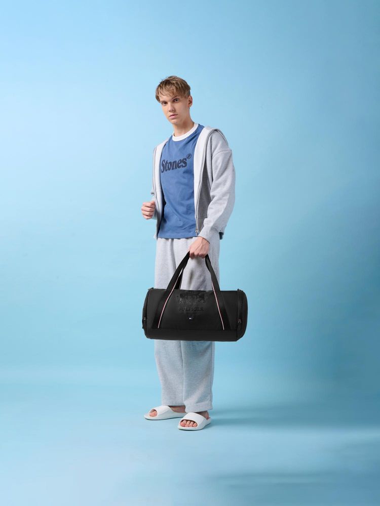 Tommy Hilfiger Unisex Duffle Bag With Detachable Strap Yandel - Black-image-13