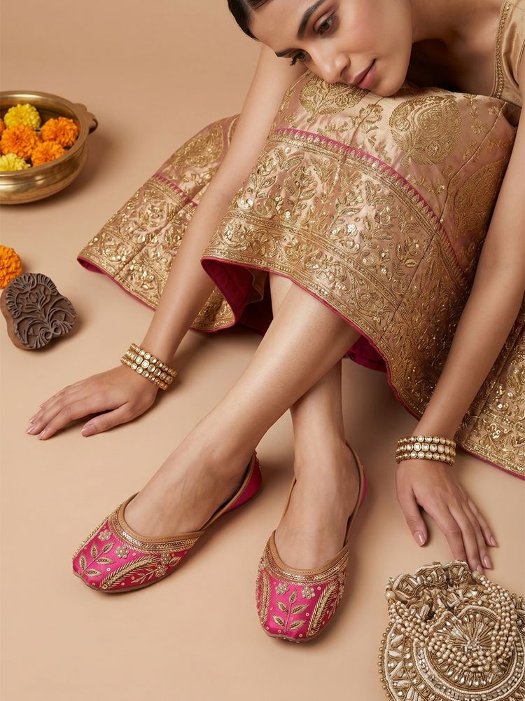 Dollphin Women Handcrafted Sequin and Bead Work Juttis-image-29