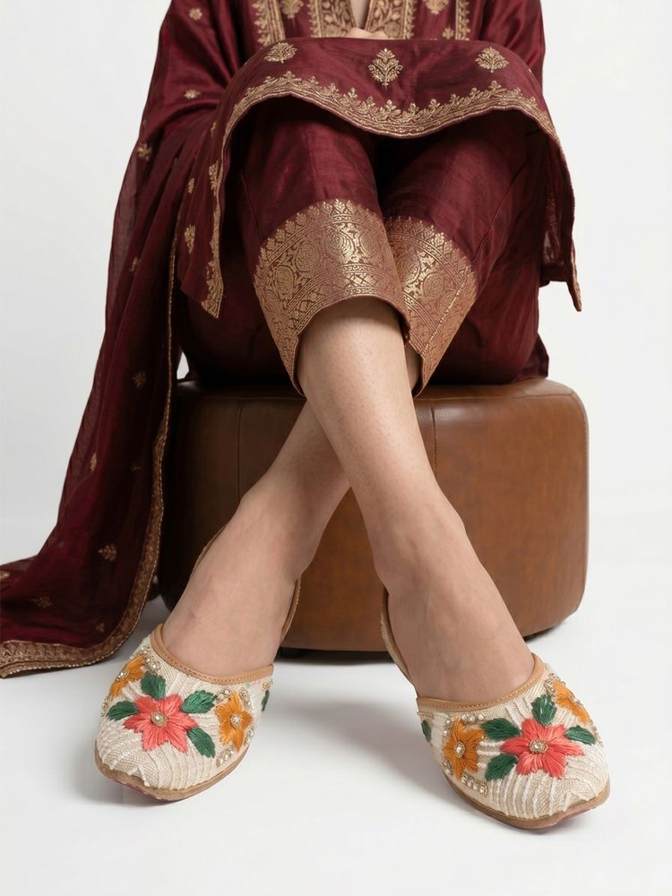 Dollphin Women Beige Embroidered Ethnic Juttis-picture-25
