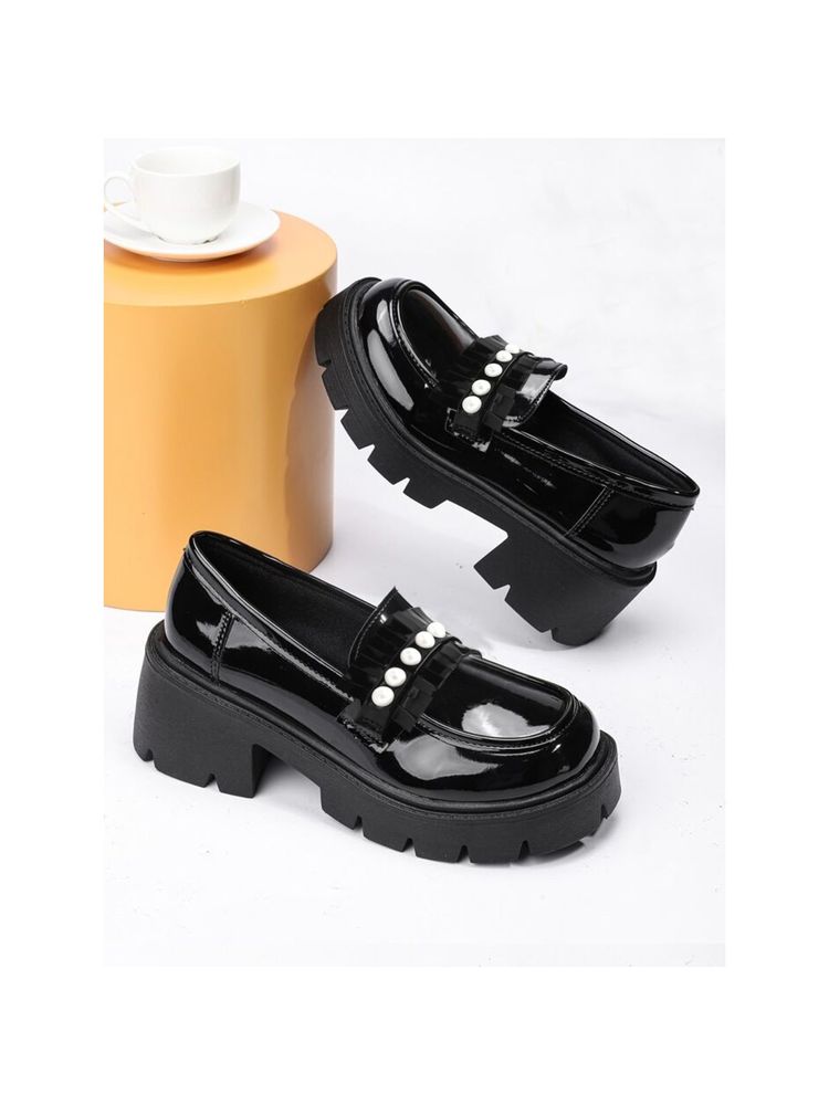 Shoetopia Upper Beads Detailed Black Loafers for Women
