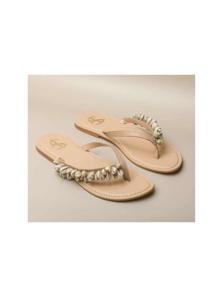 Shoe that fits you Beige Toe Shell Flipflops-picture-18