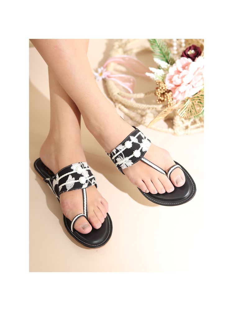 GLAM STORY Chandini Black Kolhapuri