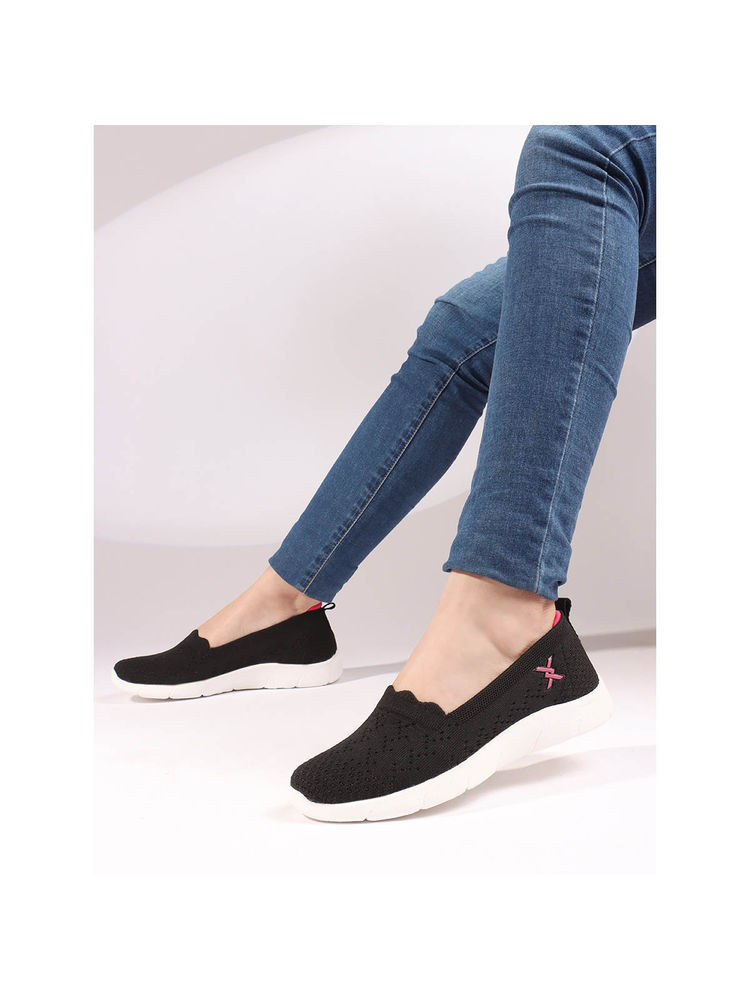 Carlton London Women Lightweight Knit Black Slip-On Sneakers-picture-10