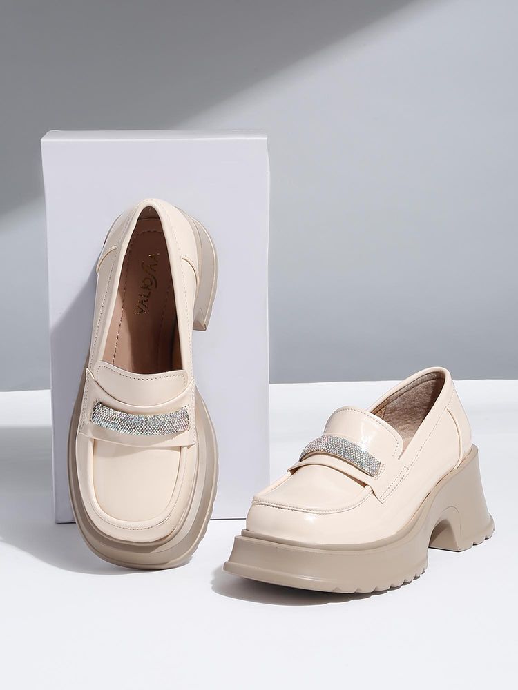 VALIOSAA Cream Evening Loafers-picture-0