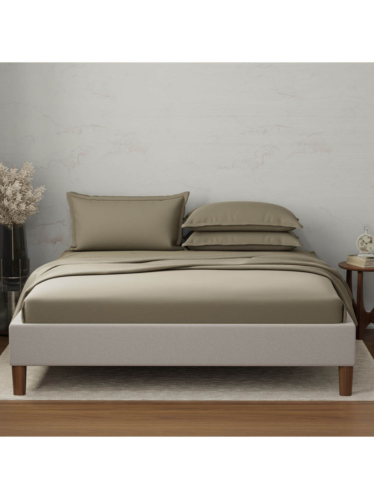 Boutique Living Emblem 100% Cotton 300 Tc Green Solid King Dyed Bedsheet With 4 Pillow Covers-image-42